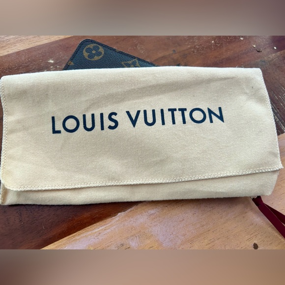 Louis Vuitton Clemence fushcia wallet. NWOT - Picture 4 of 4